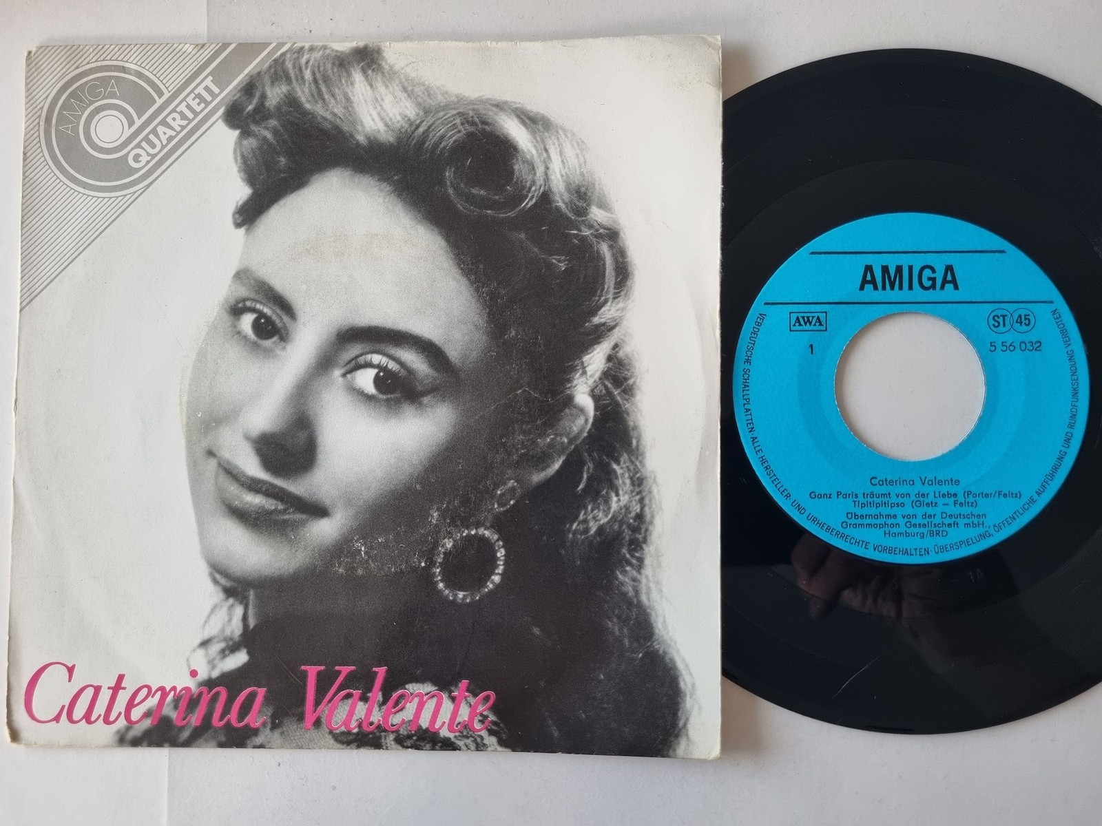 Caterina Valente - Ganz Paris träumt von der Liebe 7'' Vinyl EP Amiga