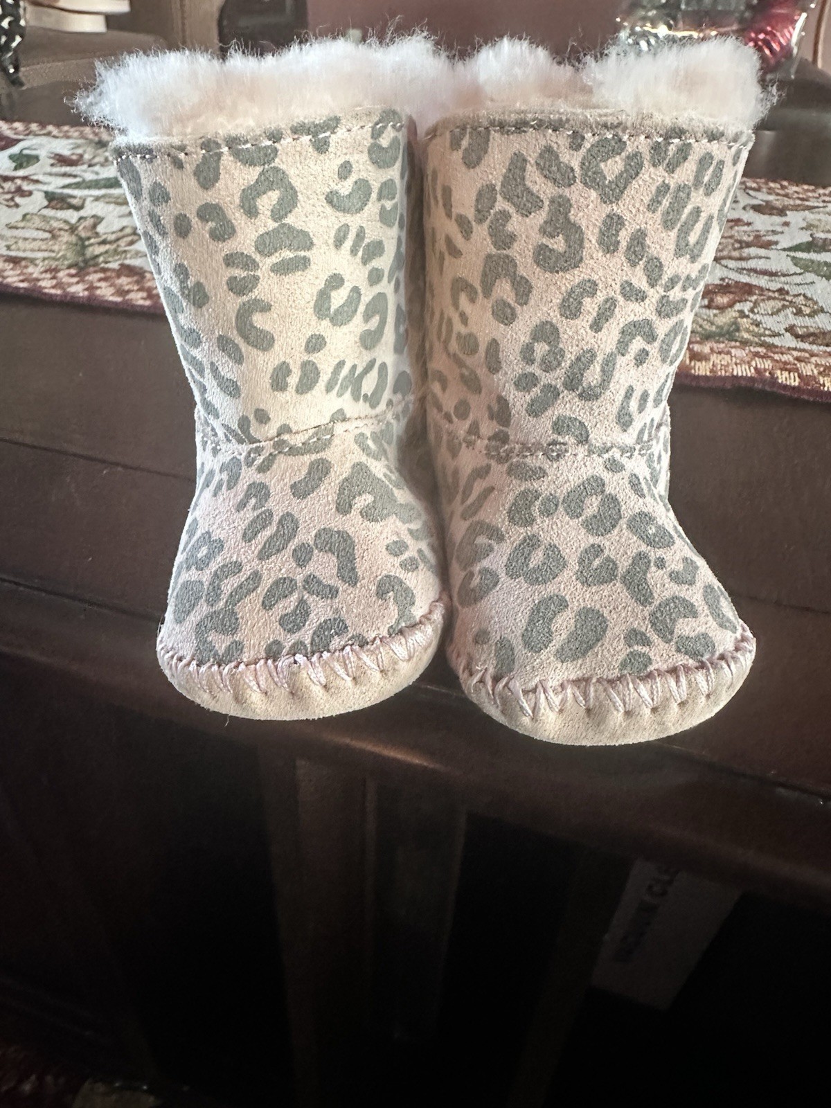 UGG Australia Cassie Leopard Brown Shearling Lined Booties Size 0/1 Infant Baby