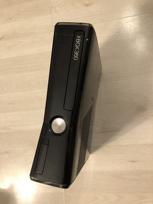   OHNE ZUBEHÖR  Microsoft Xbox 360 S 250GB  Modell 1439  NUR KONSOLE  