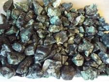 1LB = 2,000 CARATS LOT - EMERALD CRYSTALS IN MINE ROUGH STONE MATRIX
