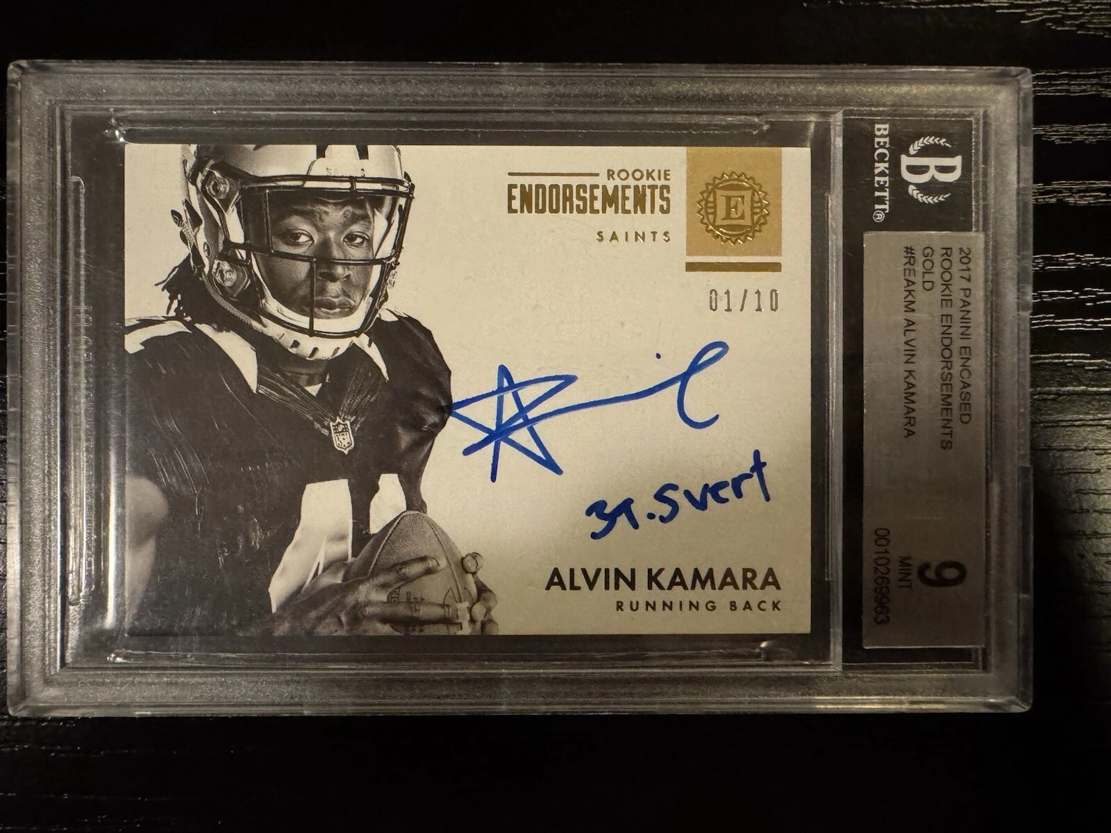 Alvin Kamara Panini Encased Rookie Endorsements Autographs #REAKM Gold