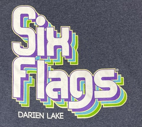 (M) SIX FLAGS Darien Lake RETRO Nombre Adulto Camisa Teal Gráfico Azul Gris Camiseta Nueva sin Etiquetas - Imagen 2 de 7