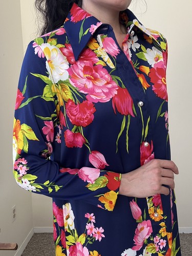 Vintage 70s Vibrant Flower Print Maxi Dress Hostess Dagger Collar Dress Op Art - Picture 6 of 10