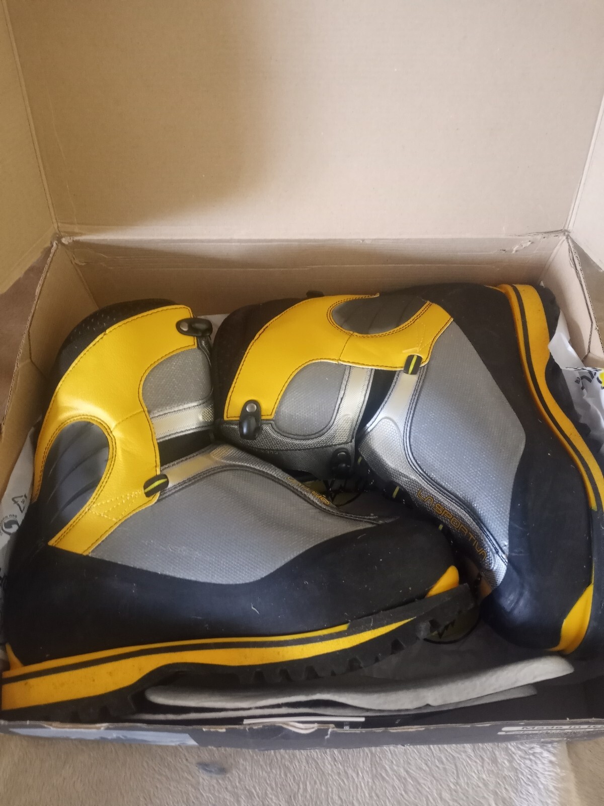 Botas de escalada de montañismo La Sportiva Spantik Giallo talla 42 (USA hombres 9) usadas en excelente estado