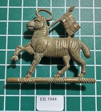 WW2 Queens West Surrey Cap Badge  EB-1944