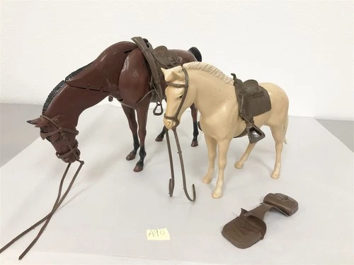 1960s MARX JOHNNY WEST SET OF TWO HORSES CLEAN NO BREAKS w ACCESSORIES LOT #90