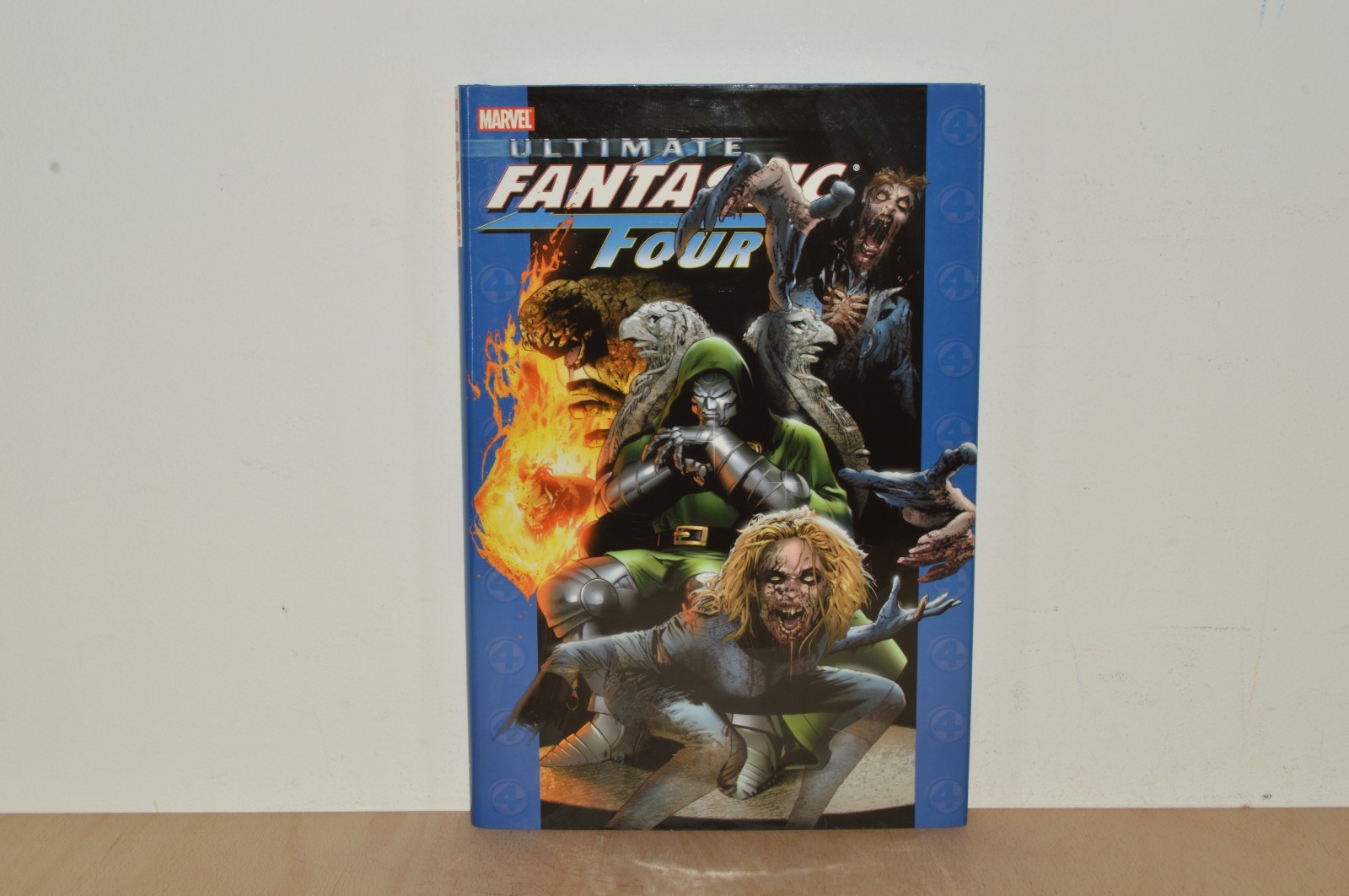 Marvel Ultimate Fantastic Four Volume 3 - Deluxe H/B Mark Millar (#V1) 1st Ptg