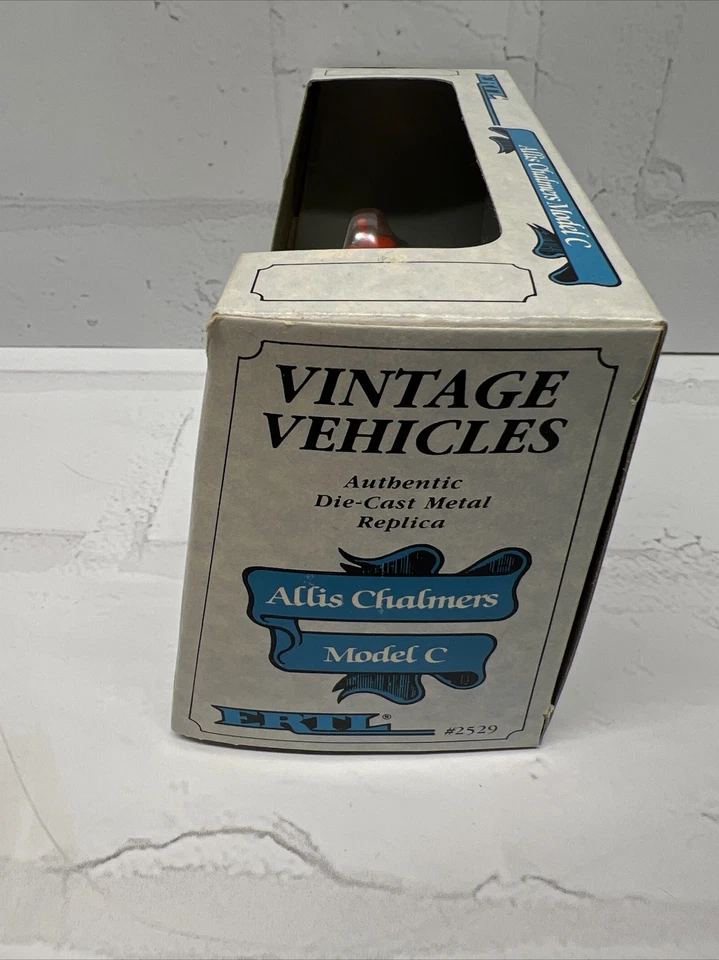 Ertl Vintage Vehicles 1/43 Scale Tractors Allis Chalmers, Massey Harris And I.H. - Image 3 of 4