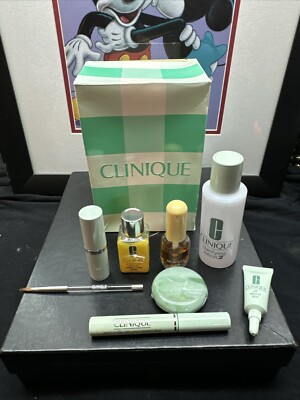 New Vintage CLINIQUE  -  8 New Items And Gift Box - READ