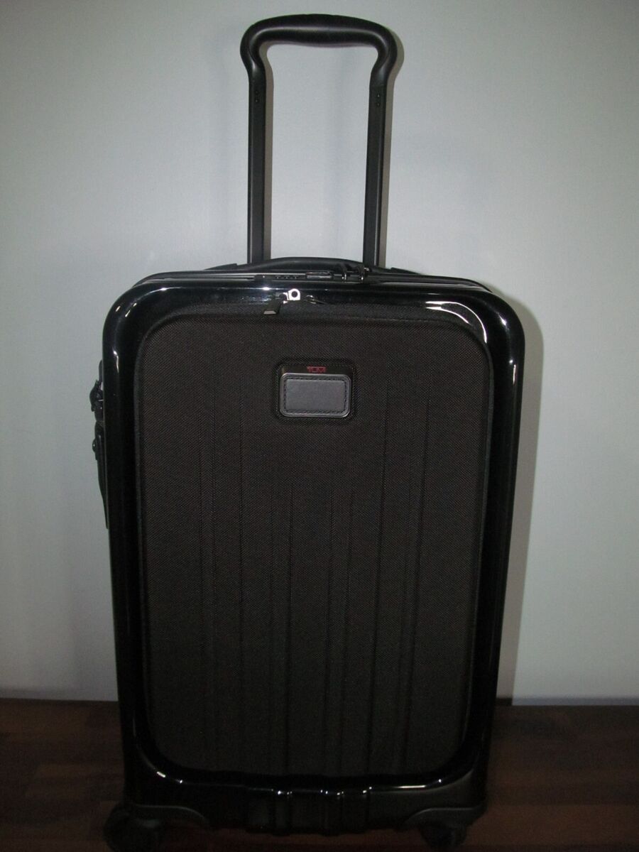 TUMI V4 Executive International Black Carry On Spinner, 13 TUMI V4 Executive International Black Carry On Spinner, 13