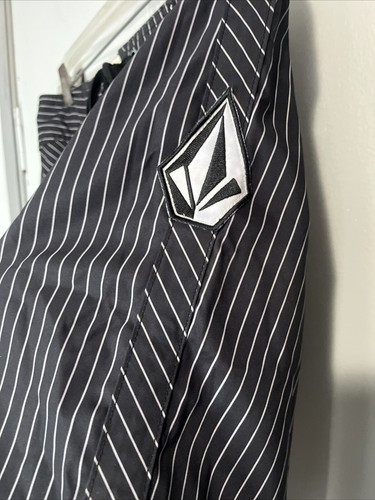 Volcom Black and White Stripe Board Swim Surfing Shorts No Tag Size True Size 33 - Picture 5 of 9