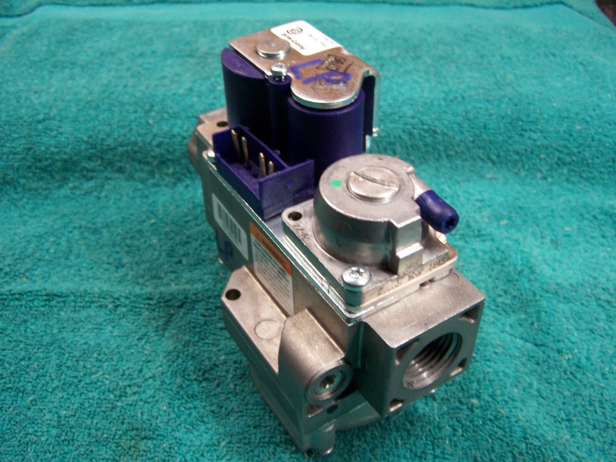 レン Honeywell VR9105R2209 LP Modulating Gas Valve Lennox 103016-02