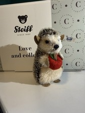 Ivo Hedgehog with Felt Apple - 4 - EAN 073878...