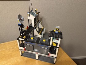 LEGO City Police Headquarters (7744) 100% w/ Minifigures & Manuals