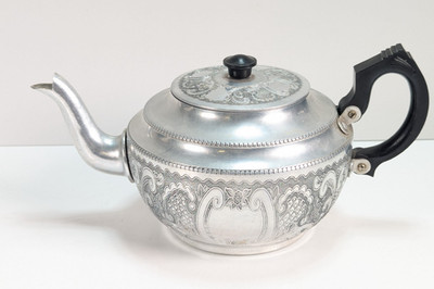 MCM England Sona Ware Teapot  Aluminum Bakelite Stratford on Avon Etched J525