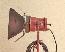 #14/ Vintage Cinema/Mole Richardson Focusing Mickey Mole type 4081 w/ barn doors