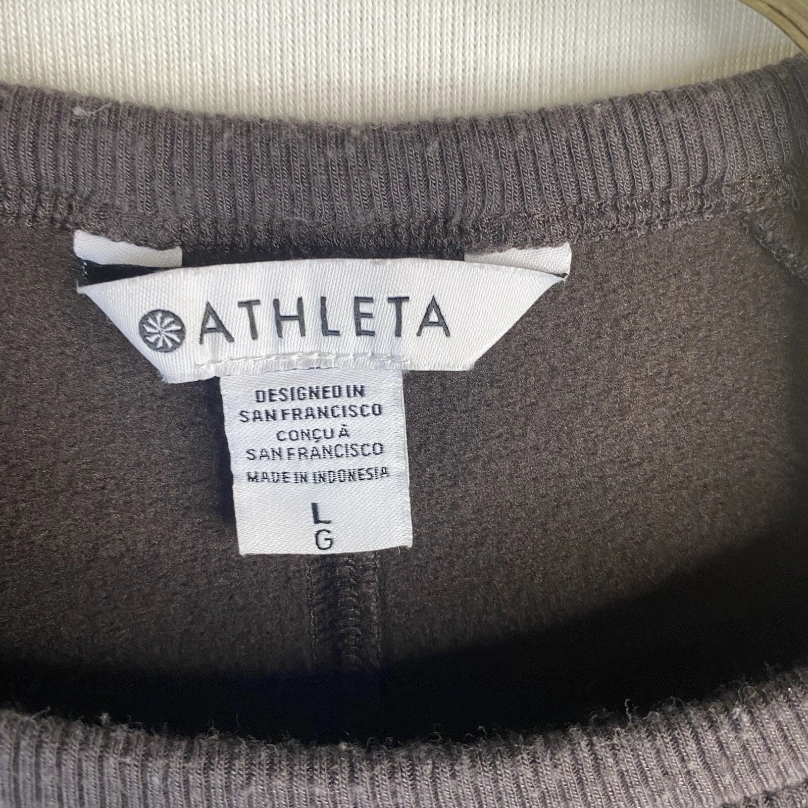 athleta crew neck long sleeve pullover 