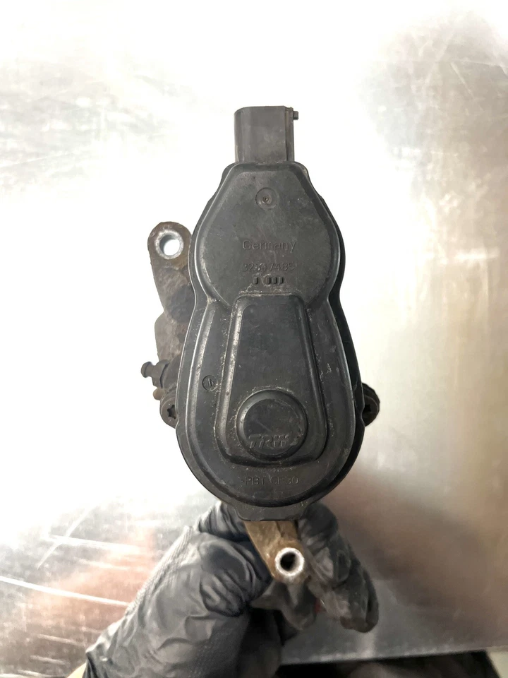 2014 Audi A4 Rear Right Electric Brake Caliper 32347485 OEM - Image 4 of 4