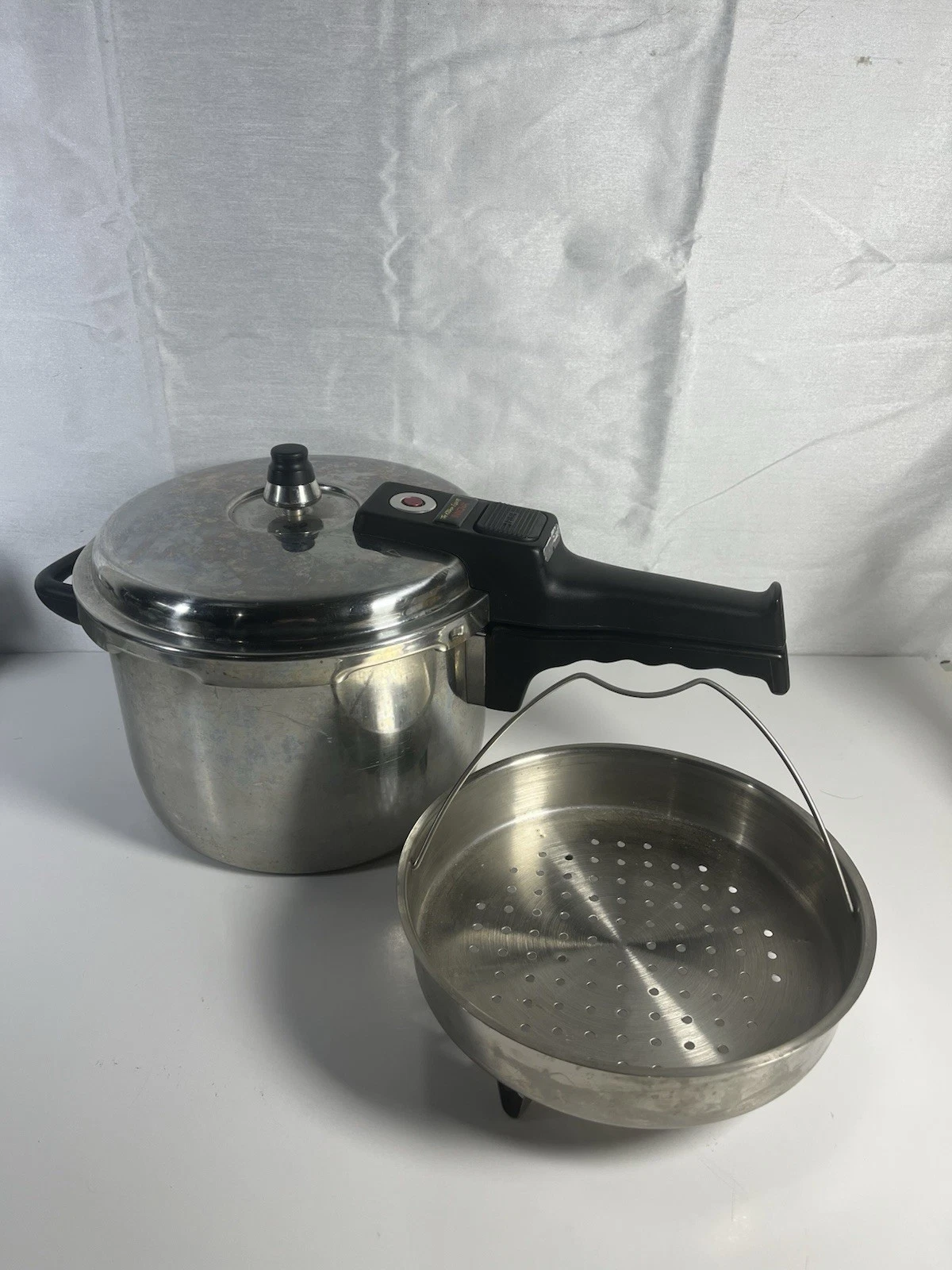 Innova 6 Quart Stainless Steel Pressure Cooker Model 42106