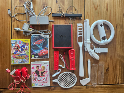 Nintendo Wii Rot Konsole ++ Bundle ++ Spiele ++ jede Menge Extras