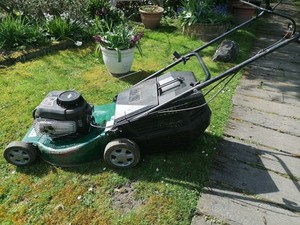 Briggs und Stratton R484TR Rasenmäher Benzin mit Antrieb Schnittbreite 48cm