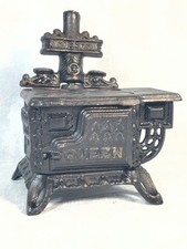 Vintage Cast Iron Miniature Queen Stove Toy