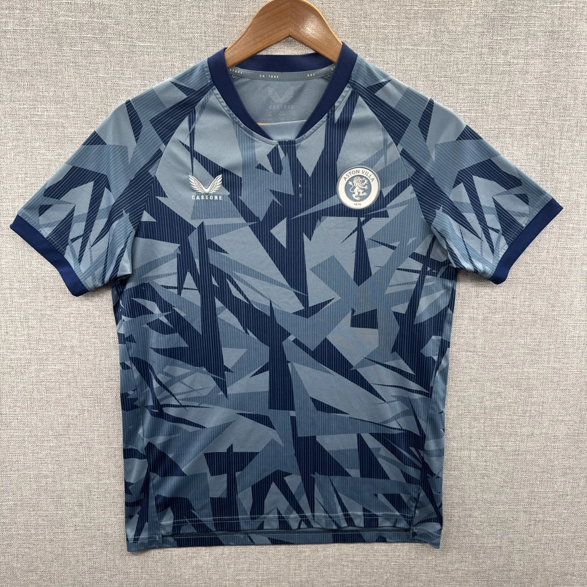 25+ Aston Villa Size XL International Club Soccer Fan Jerseys for