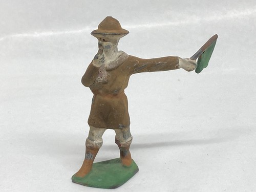 Scout With Whistle And Flag By Hanks (N yel 221) - 第 1/5 張圖片