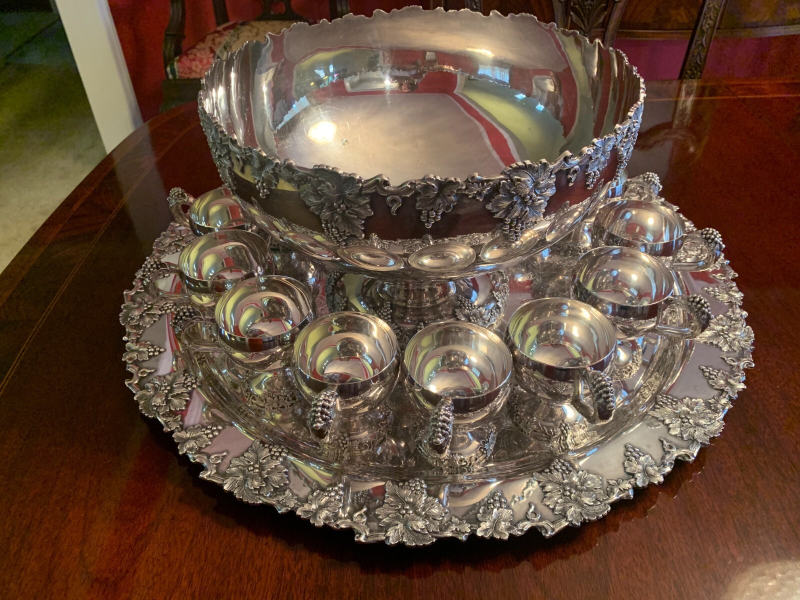 ster Wilcox International Vintage Silver Plate Large Punch Bowl/Tray