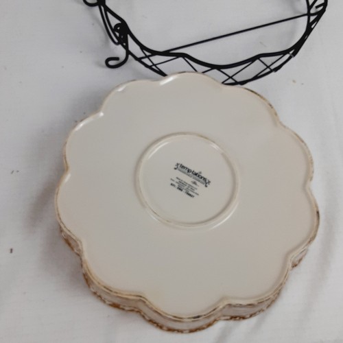 Temptations Presentable Ovenware 10" Old World Scalloped Dish With Metal Holder - Picture 5 of 13