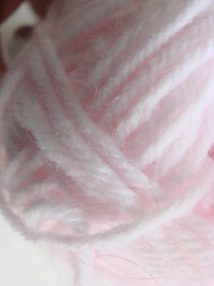 Sirdar Snuggly Double Knitting Yarn F075 Lot 1612 Color Pink Shade 0302 1.4oz - Image 3 of 4