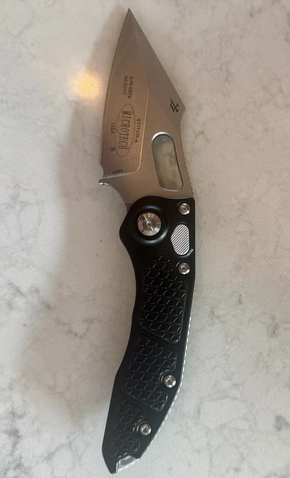 Microtech Stitch-Ram-Lok Fluted Carbon Fiber Black DLC - Image 2 of 4