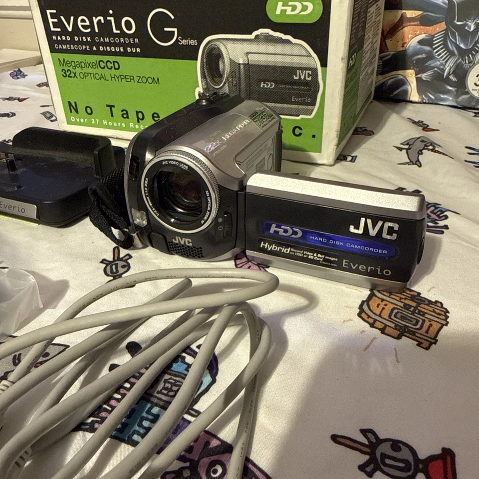JVC Everio G Series Gz-MG155 Megapixel CCD 32x HDD Camcorder preowned  - Image 3 of 4