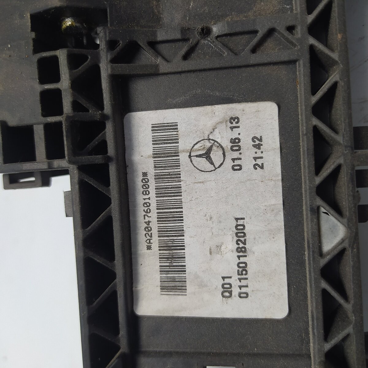 A2047601800 supporto maniglia esterna ant DX Mercedes W176 - Usato Garantito