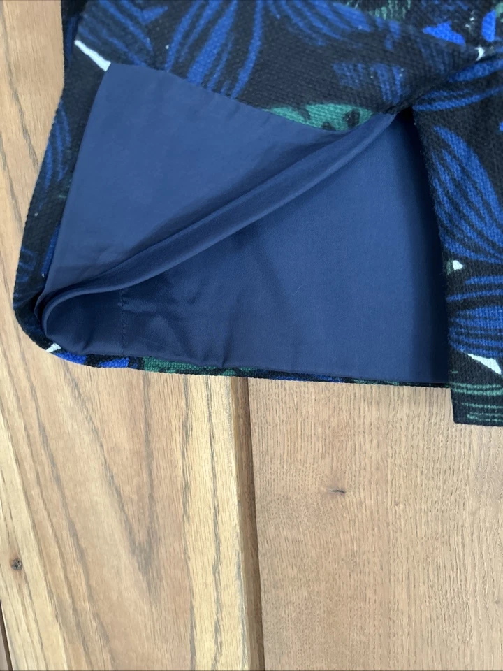 Jigsaw Size 8 Pencil Skirt Blue/Green/Black/White Textured Fabric Floral Pattern - Image 4 of 4