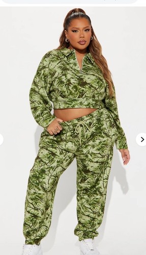Fashion Nova Size L Camo Green 2 Pc Crop Sweatsuit Pants Set Hiding Out