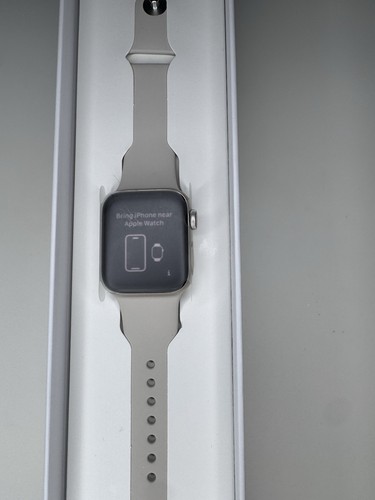 *NEW* Apple Watch Series SE (2nd Gen) 40MM GPS - Starlight Aluminum MNT33LL/A