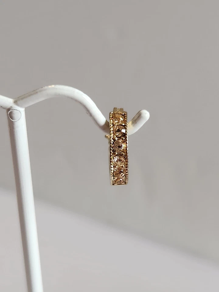 Позолоченные желтым золотом серьги-кольца с розовыми кристаллами 1/2 дюйма 10 карат - Изображение 2 из 4