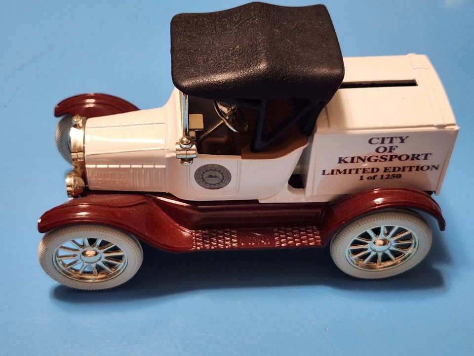 6" ERTL 1918 Ford Model T Runabout City Kingsport Diecast Bank Key Advertisement - Image 2 of 4