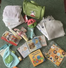 Konvolut Moltontuch Spucktücher Mullwindeln Spielzeug Baby CD Nuckel Babylöffel