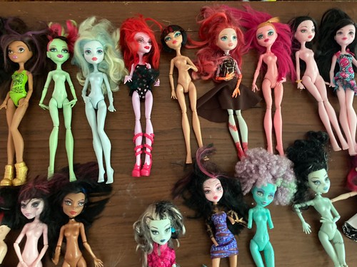 Lotto di bambole Monster High Ever After High & Disney incomplete e parti o personalizzate - Foto 6 di 17