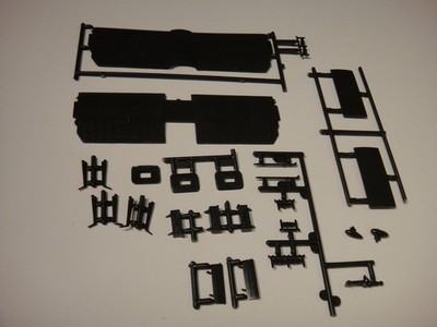 Revell / Monogram 1/48 B-24J Liberator #5608 - Pitot Tube Bomb Doors Ammo Box