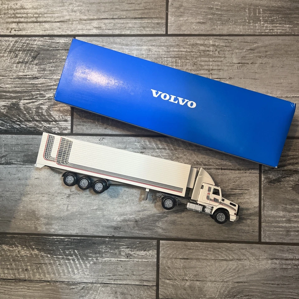 Camión frigorífico intercooler Conrad Volvo NL12 NUEVO DE STOCK escala 1:50 280850 Foto 3 de 3