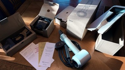 Dyson Supersonic HD07 Hair Dryer White Silver with Diffuser & Attachments