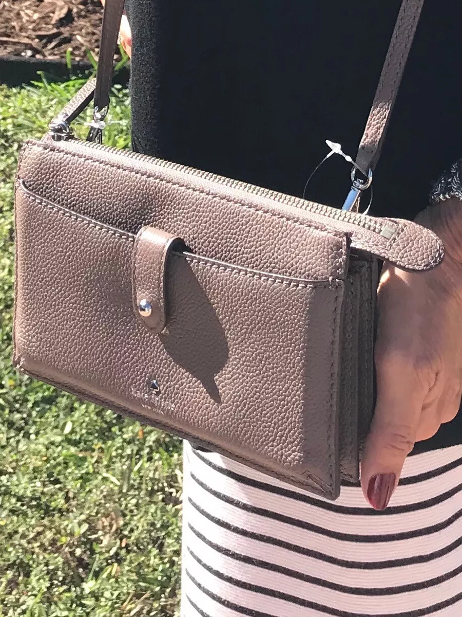 Kate spade larchmont avenue wallet sale