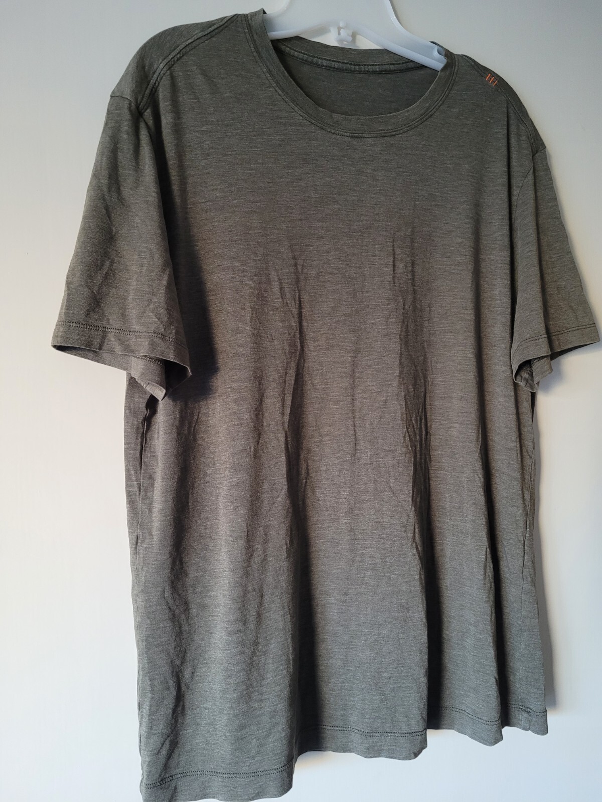 Lululemon Men's Basic Solid Green Short Sleeve Wo… - image 5