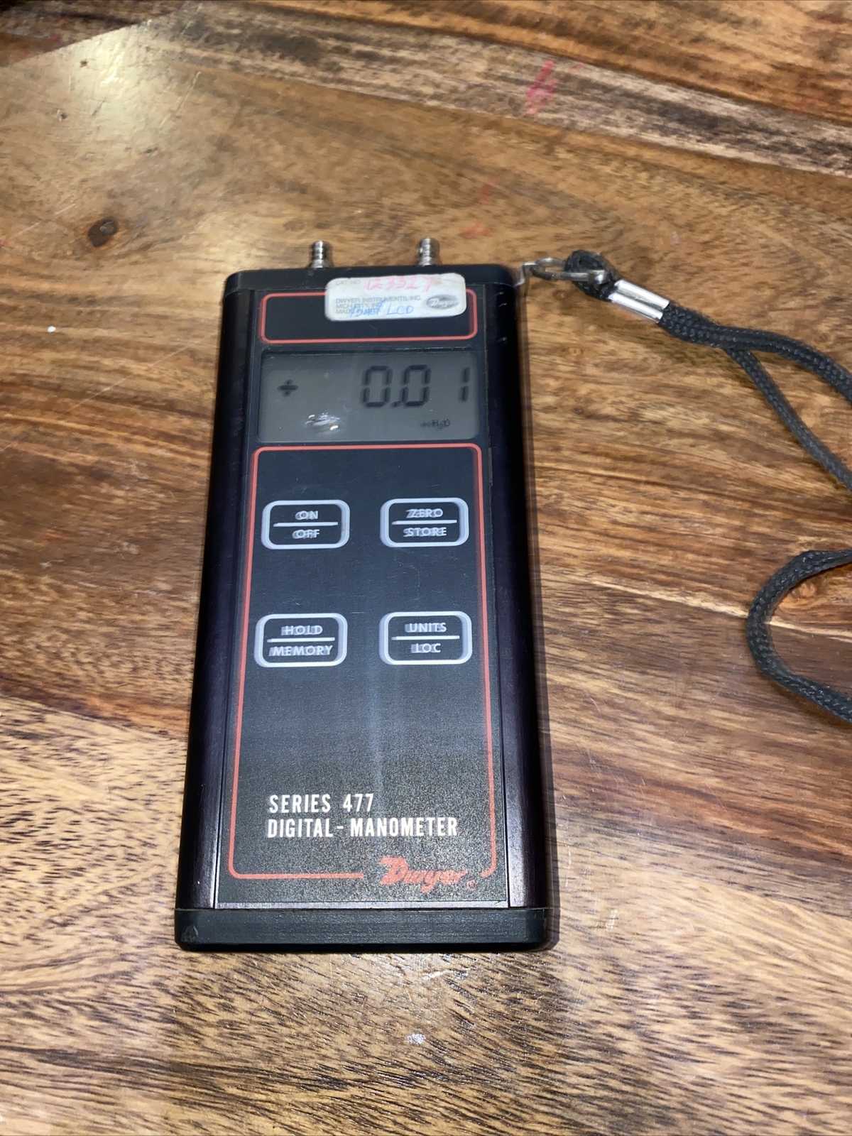 DWYER SERIES 4771 DIGITAL MANOMETER RANGE 20 in. w.c. MAX PRESSURE