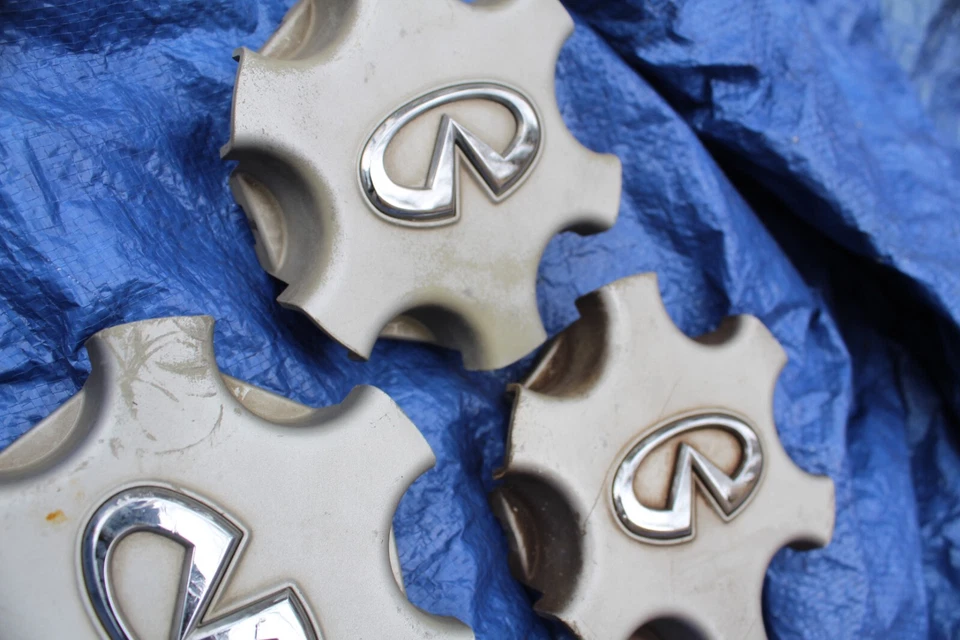 (3) 2001 - 2003 Infiniti QX4 40342-3W700 17" Wheel Center Caps Hubcaps Used OEM — 第 2/4 张图片