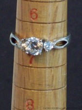 Cubic Zirconia Solitaire Ring Sterling Silver 925 3 Stones Round CZ 6 1/2 Vtg