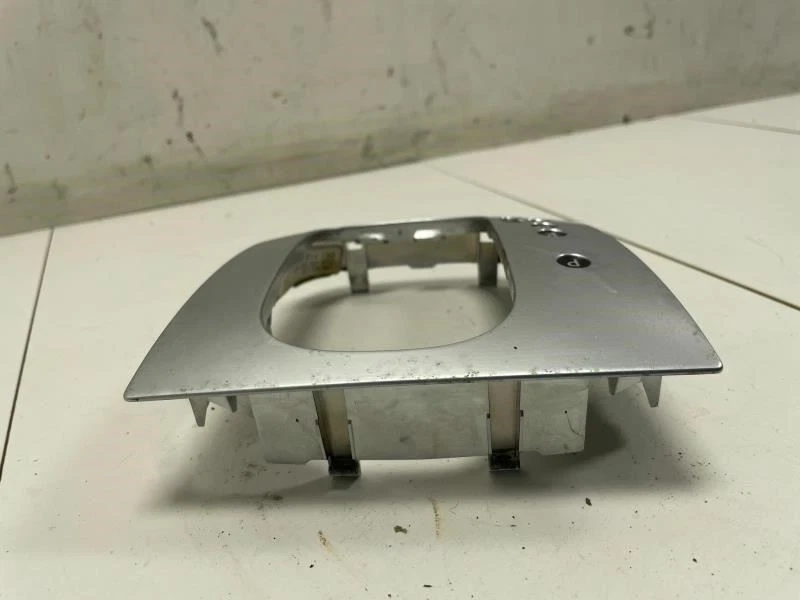 VOLKSWAGEN RABBIT 2008 TRANSMISIÓN PALANCA DE CAMBIOS BISEL CROMADO DE FÁBRICA Foto 3 de 4